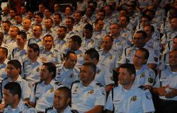 Mais de 30 membros da Guarda Municipal reunidos e sentados em evento fechado. Foto: Divulgação PBH