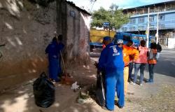 Equipe de quatro profissionais da Regional Oeste estão implementando um Ponto Limpo na Vila Leonina.