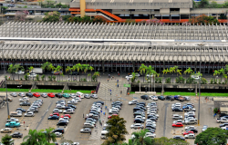 Vista aérea do Terminal Rodoviário Governador Israel Pinheiro, no Centro.