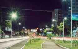 Avenida de Venda Nova com lâmpadas LED