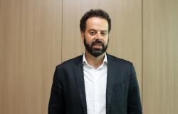 Daniel Nepomuceno - Secretário Municipal de Desenvolvimento Foto oficial do Secretário Municipal de Desenvolvimento, Daniel Nepomuceno